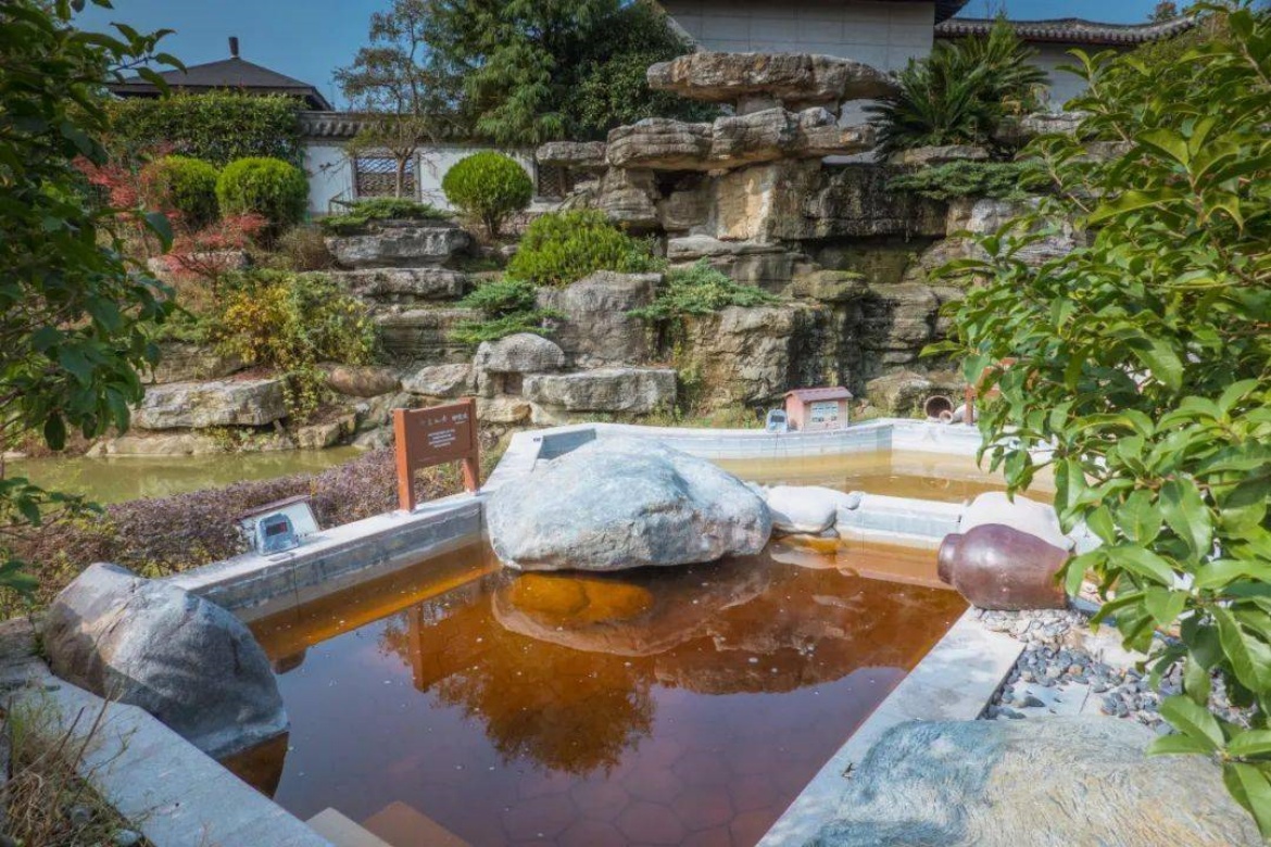 Yunlan Bay Hot Spring